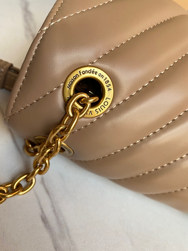 ルイヴィトンバッグ素材ディテール